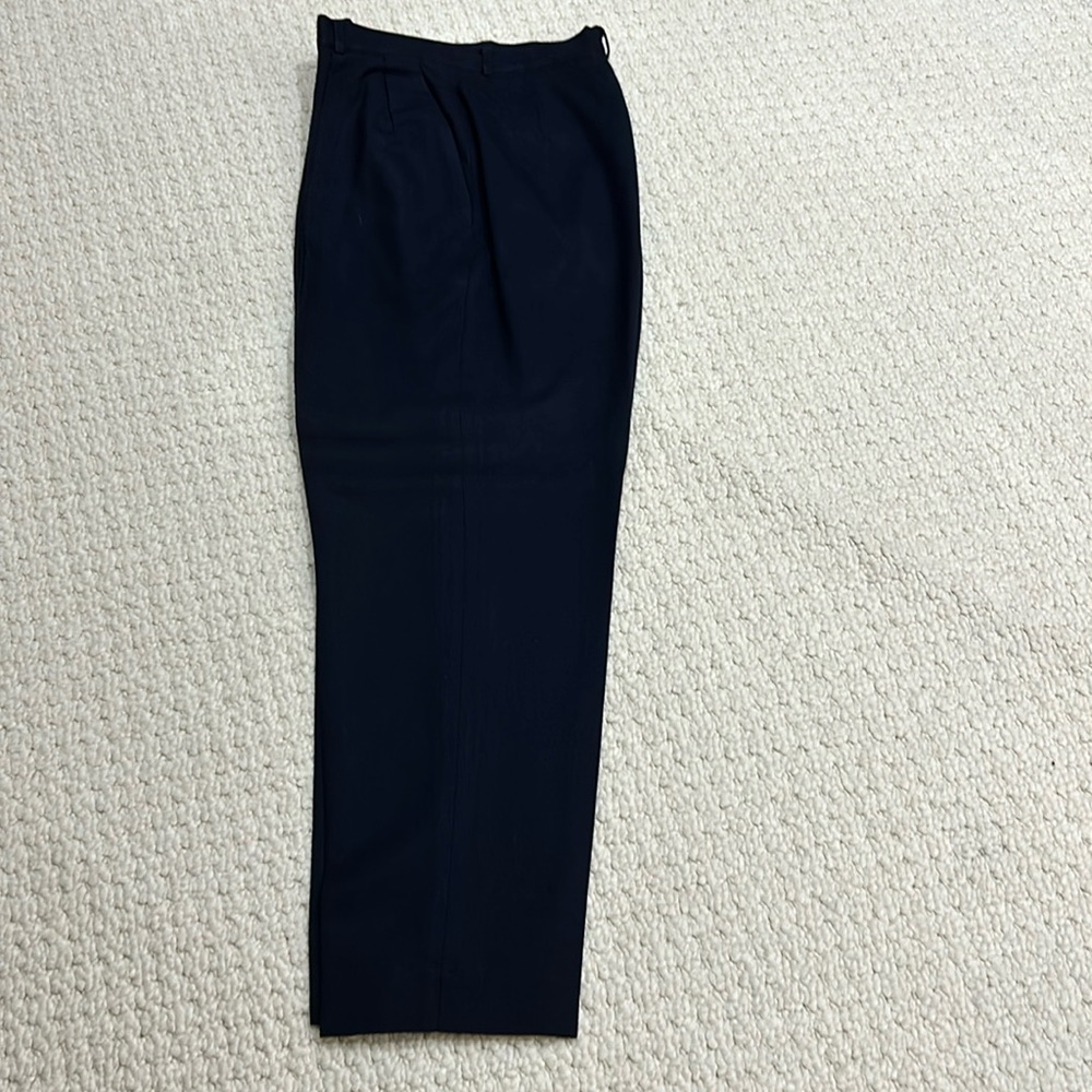 Jos A Bank Sports Wear 100% woolen pants. Fully lined. Rich Navy blue color.